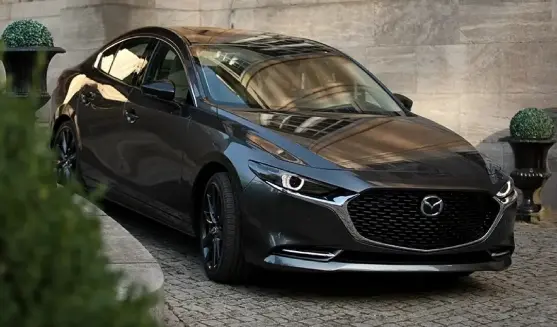 MAZDA 3 SEDÁN: EL CARRO SEDÁN IDEAL