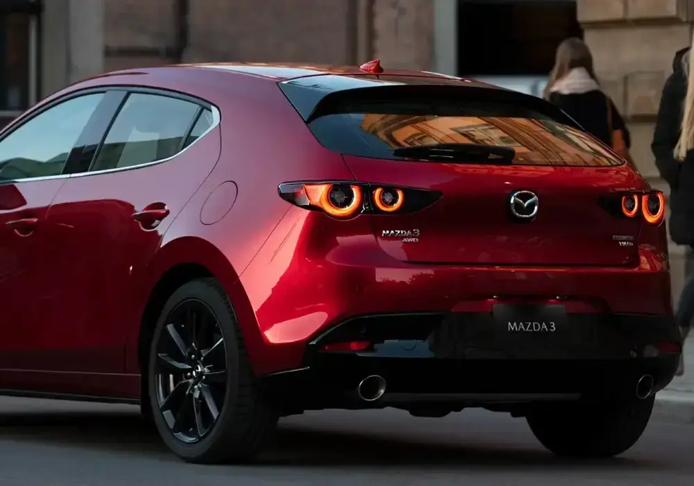 Auto hatchback Mazda 3 Sport color rojo